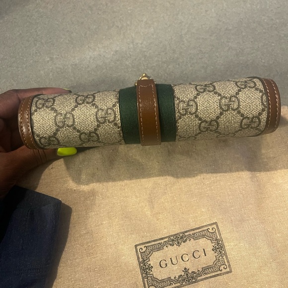 Authentic Gucci wallet on a chain bag. Great condition. - Picture 9 of 14